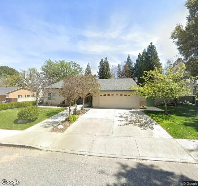 Apple Street, Larc Home