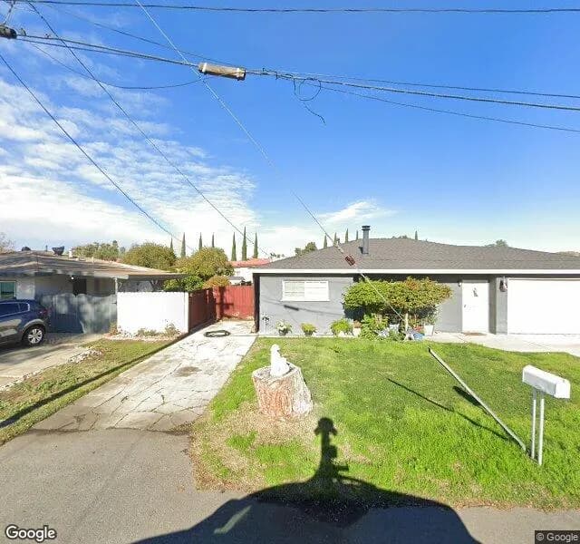 Caloaks Senior Living - Assisted Living Facility in Riverside, California