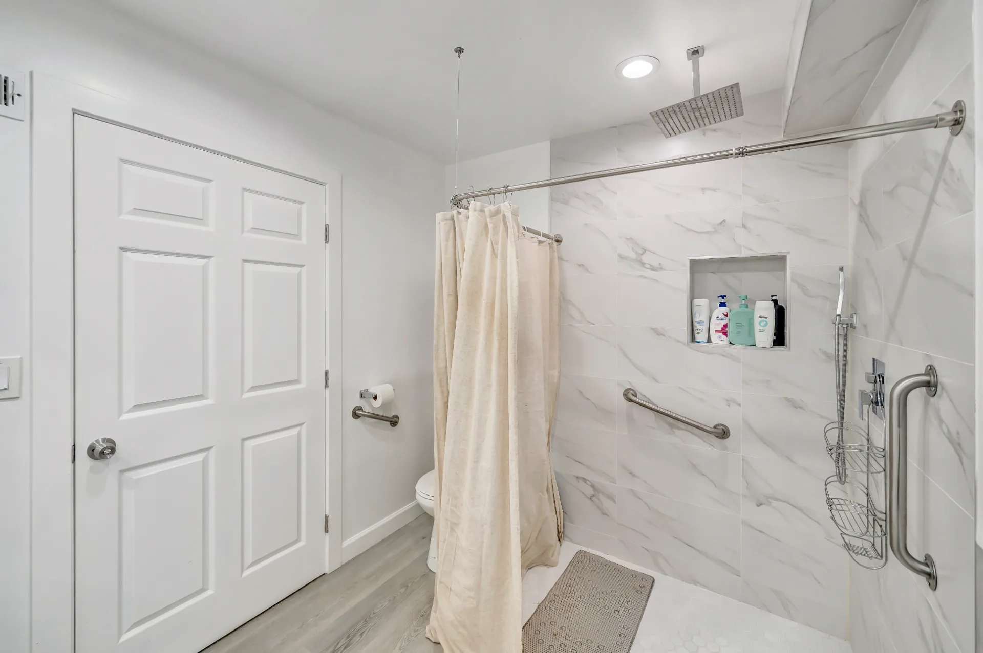 Cared With Love - Photo 4