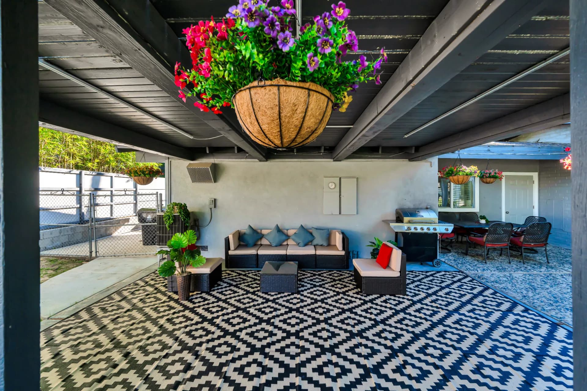 Cared With Love - Photo 8