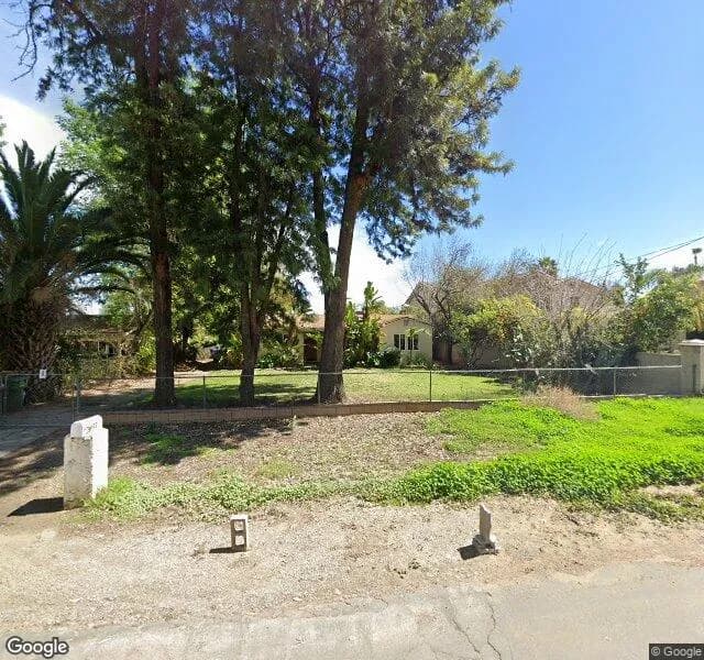 Caring Love Boarding Care - Board And Care Home in Tarzana, California