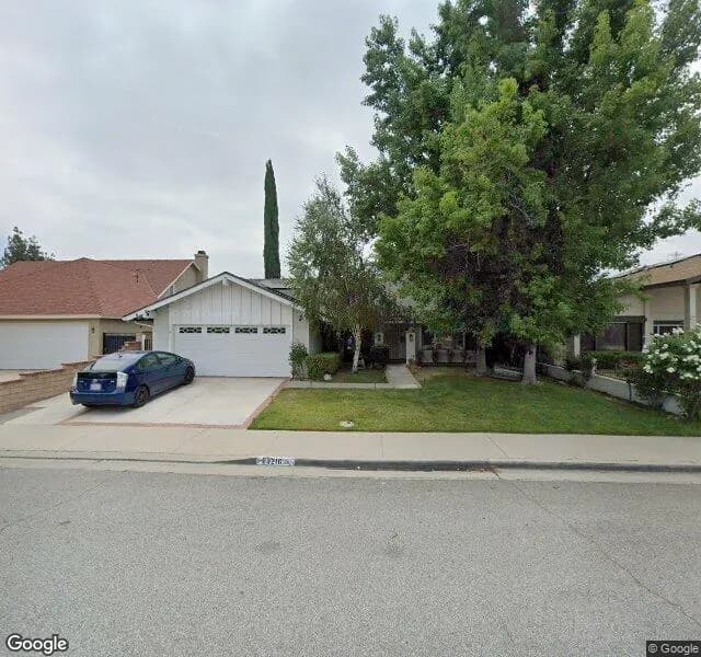 Castlemere Senior Home - Board And Care Home in Valencia, California