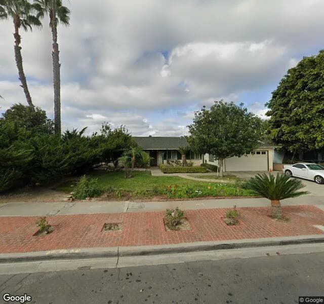 Charlou Guest Home Iv