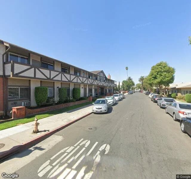 Crofton Manor Inn - Assisted Living Facility in Long Beach, California