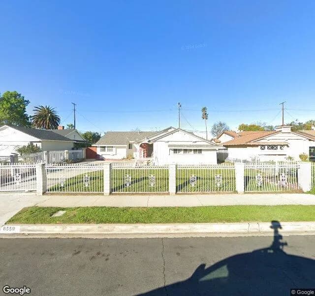 Everett Board And Care Inc - Board And Care Home in Northridge, California