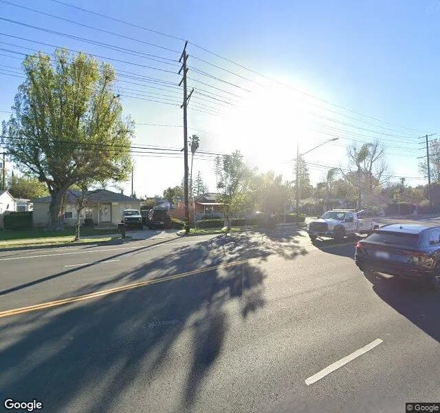 Fallbrook Assisted Living - Board And Care Home in Woodland Hills, California