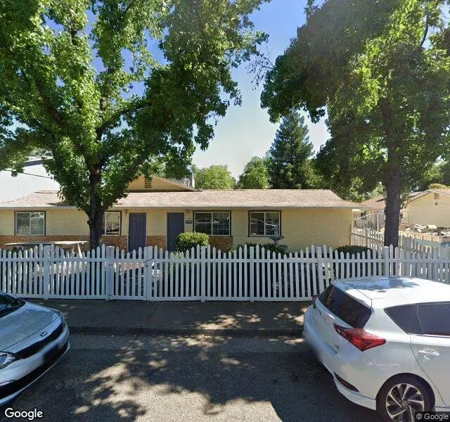 Golden Oaks Senior Living