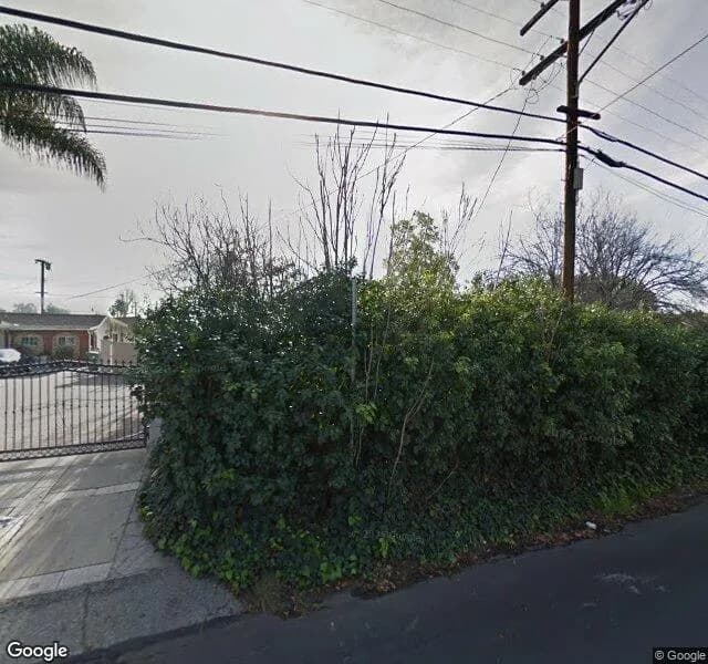 Inna's Golden Years Villa - Board And Care Home in North Hollywood, California