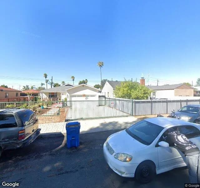 La Senior Home - Board And Care Home in North Hollywood, California