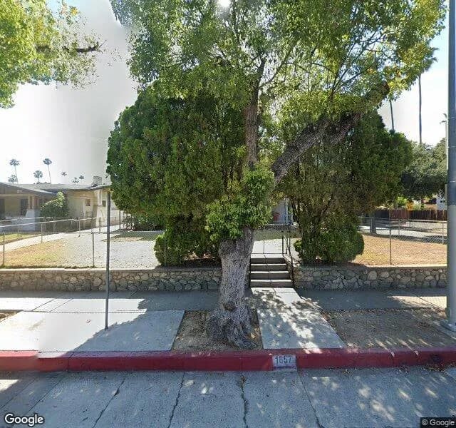 Los Robles Guest Home - Adult Residential Facility in Pasadena, California