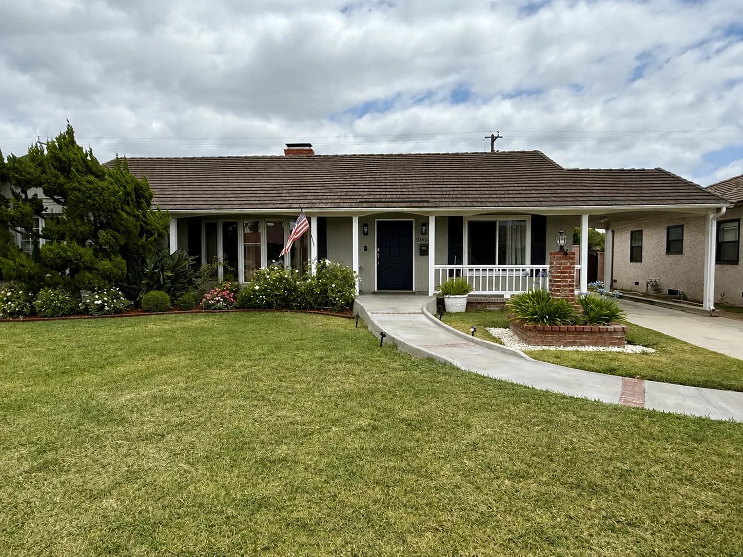 Loving Hands Assisted Care - Board And Care Home in Downey, California
