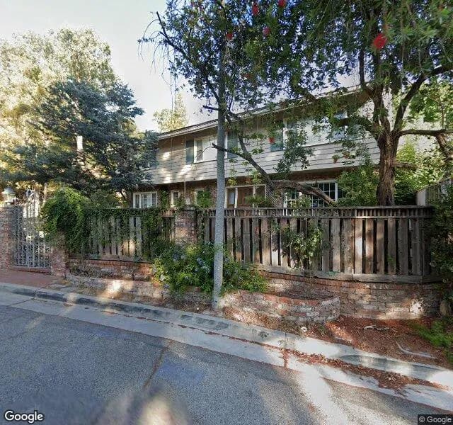 Mulholland Manor Llc