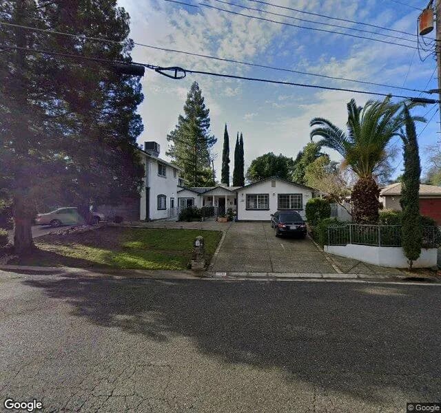 Oaks Private Home Care - Board And Care Home in Fair Oaks, California