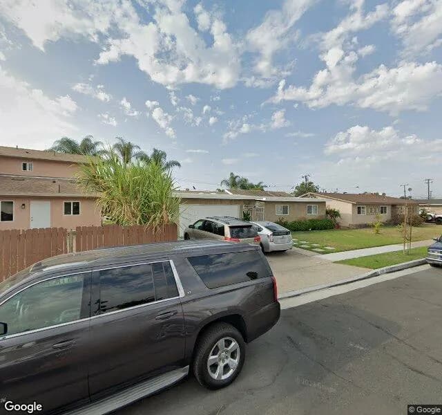 Pacific Bay Senior Living - Board And Care Home in Huntington Beach, California