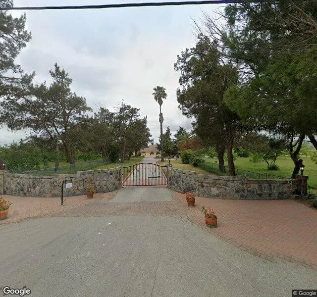 Whispering Pines Inn, Llc