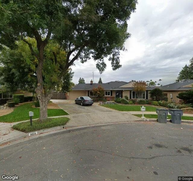 Aging Gracefully Senior Living - Board And Care Home in Fresno, California