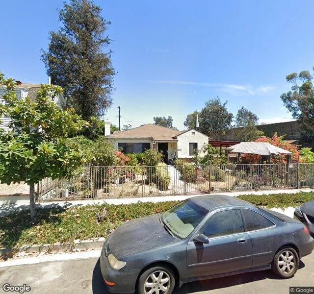 Castle Heights Assisted Living - Board And Care Home in Los Angeles, California