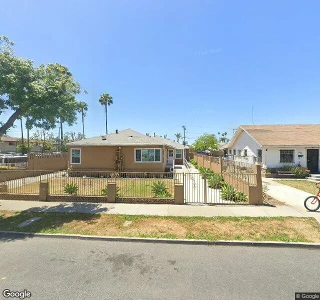 Golden Senior Assisted Living I - Board And Care Home in Santa Ana, California