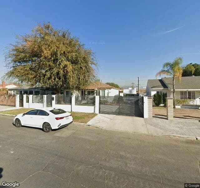 Helping Hands Senior Living, Inc. - Board And Care Home in North Hollywood, California