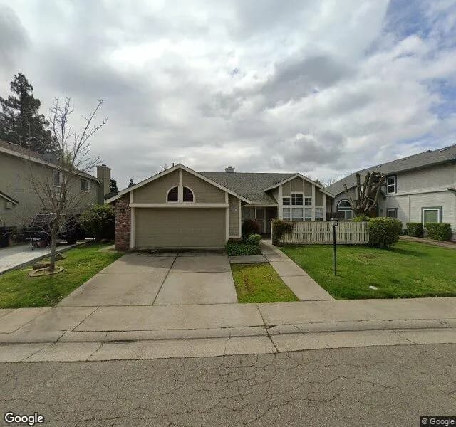 Larry & Nadia Covarrubias Home