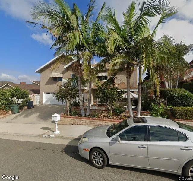 Luxury Living Senior Care Huntington Beach - Board And Care Home in Huntington Beach, California