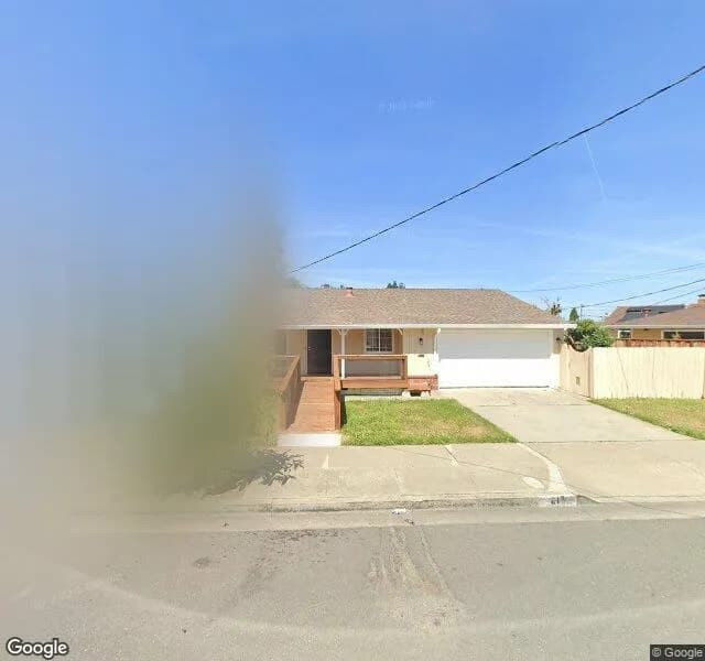 Quincy Way Senior Living Llc - Board And Care Home in Hayward, California