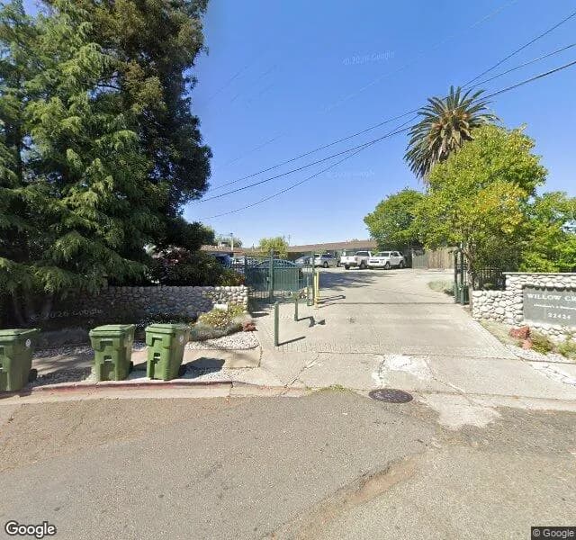 Willow Creek Alzheimer's & Dementia Care Center - Assisted Living Facility in Castro Valley, California